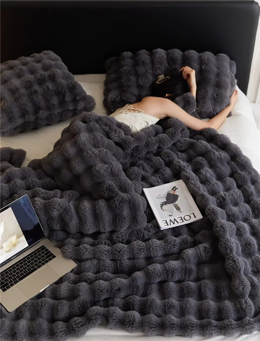 WarmWol - Ultra-Soft Plush Blanket for Year-Round Comfort and Versatile Use - 2